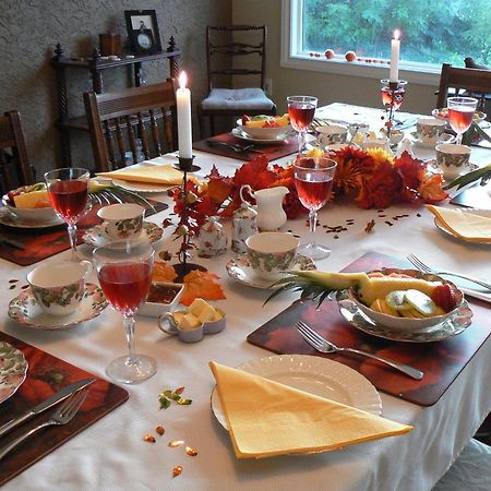 A Touch Of English B&B Келоуна Екстер'єр фото